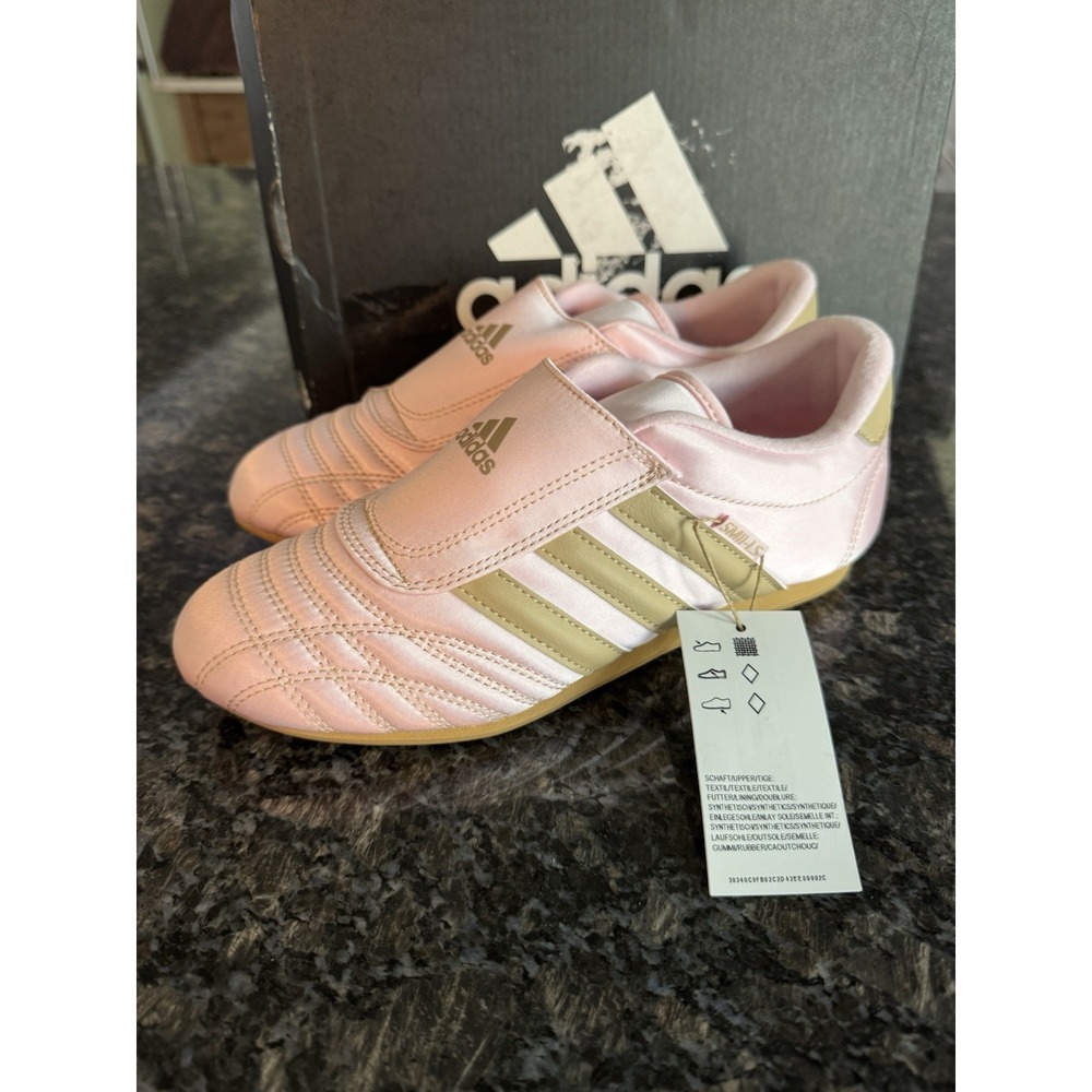 adidas Originals Women's TAEKWONDO JQ8209 Clear Pink Magic Beige Gum shoes Sz 6